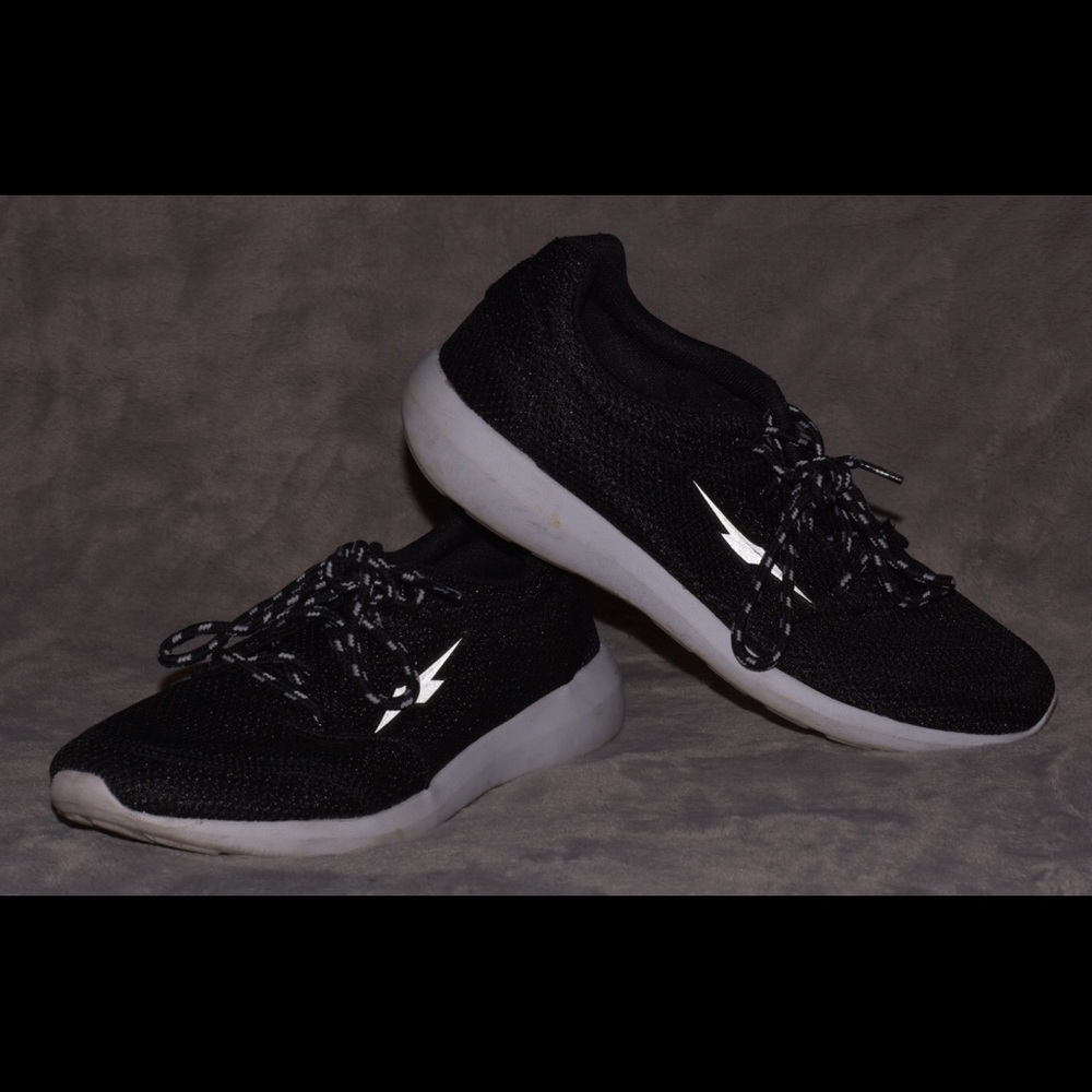 Avia Tennis Shoes